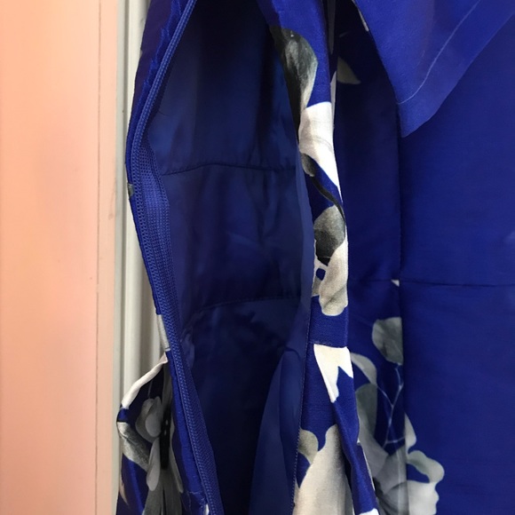 Beautiful size 22W, fully lined (except for sleeves) A-line style, formal dress. - Picture 7 of 7